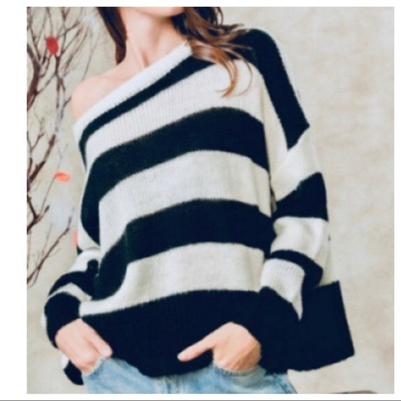 ✨LAST ONE✨CHIC LOOSE FIT BLACK STRIPED SWEATER - Picture 3 of 10
